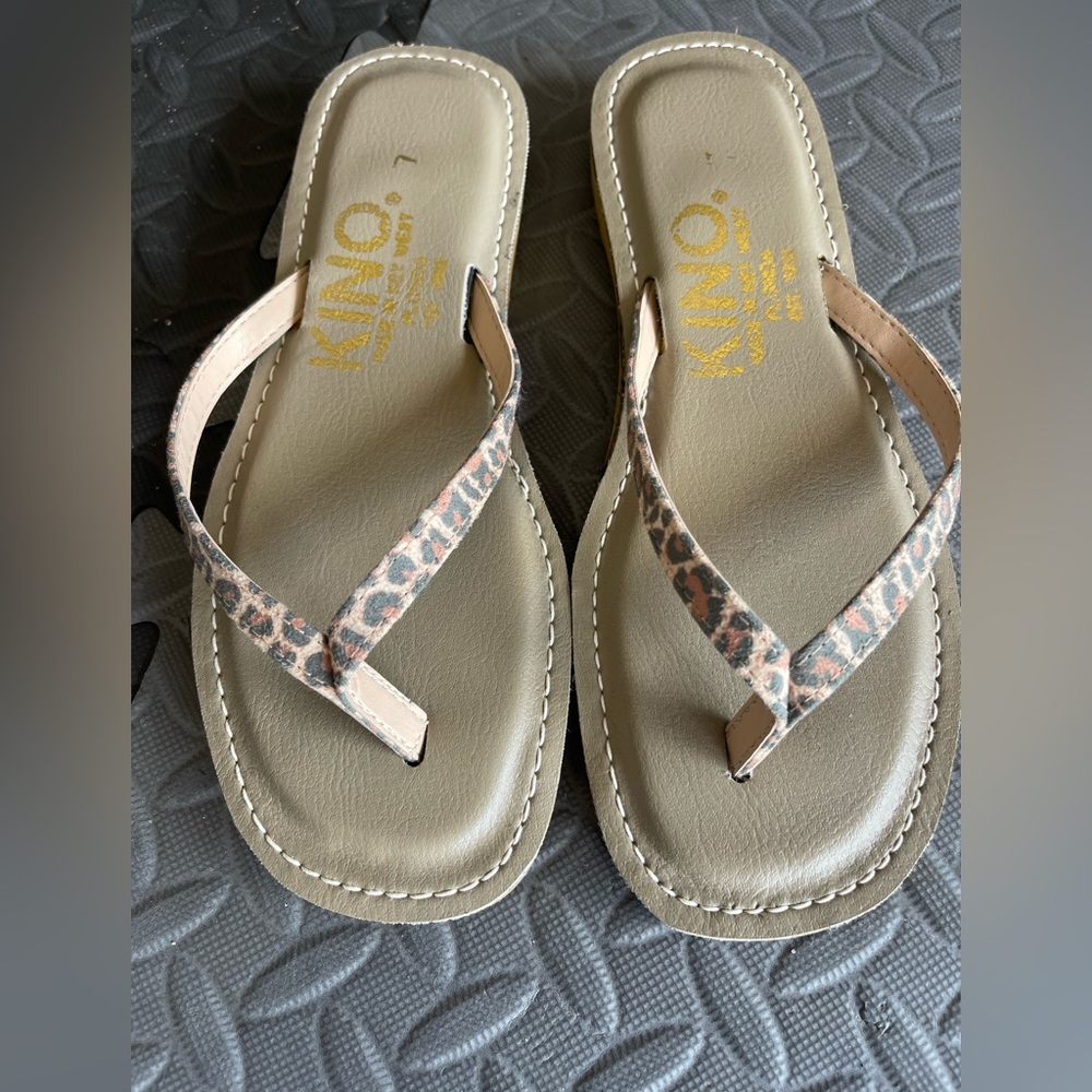Sandals - Picture 4 of 4